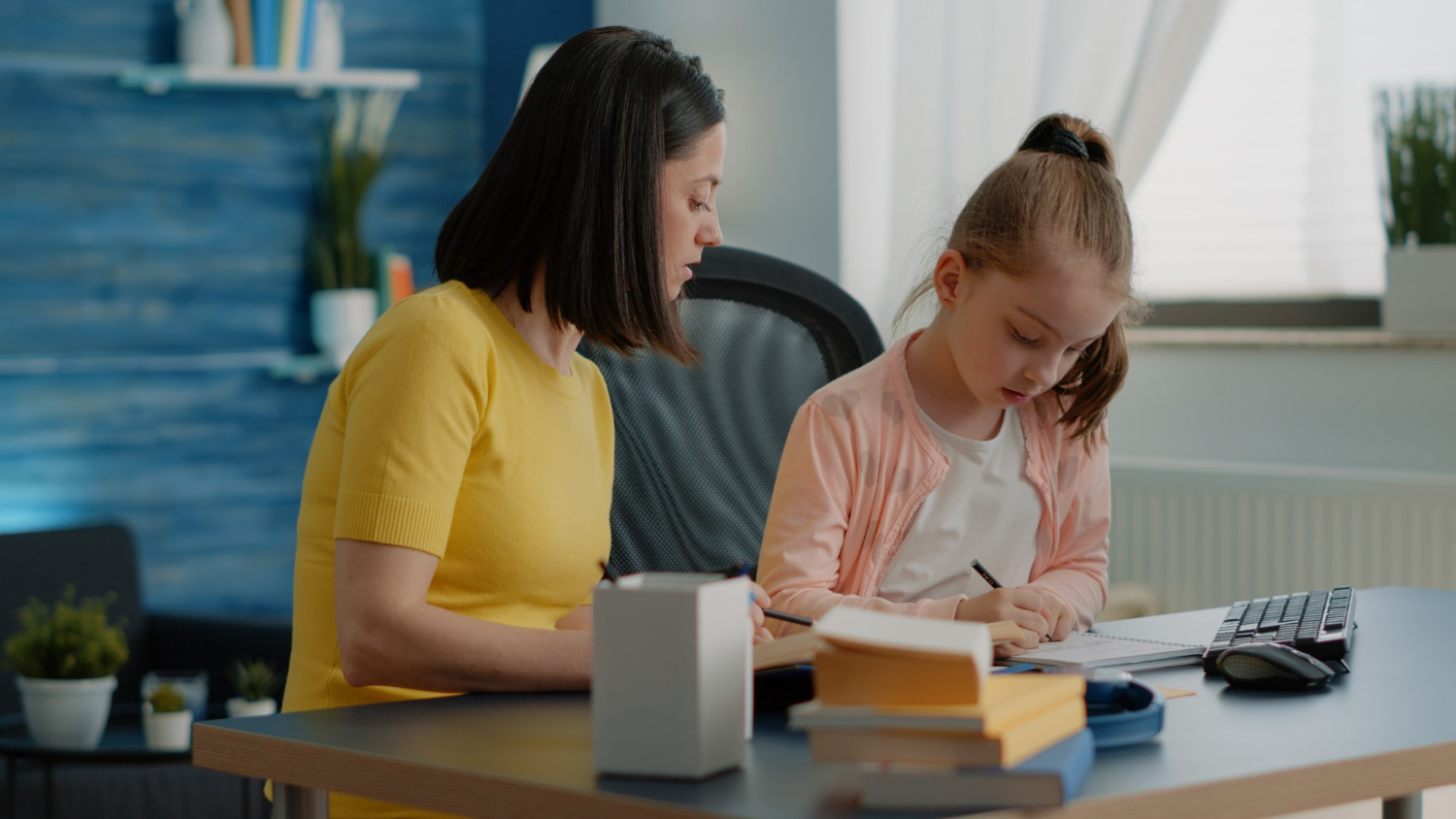 Aide aux devoirs mère-enfant à domicile avec occi fomation dans le tarn, ambiance studieuse et chaleureuse